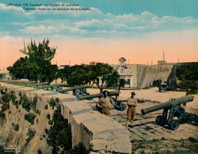 Vecchi cannoni su un parapetto alla Fortezza La Cabana, L