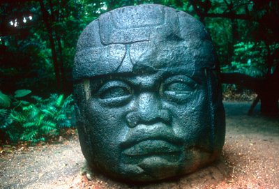 Testa scolpita olmeca da La Venta, Precolombiana, America Centrale, 1150-800 a.C. da Unbekannt
