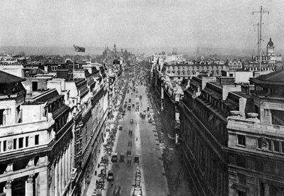 Sul tetto di Bush House, guardando da Kingsway verso le alture settentrionali, Londra, 1926-1927 da Unbekannt