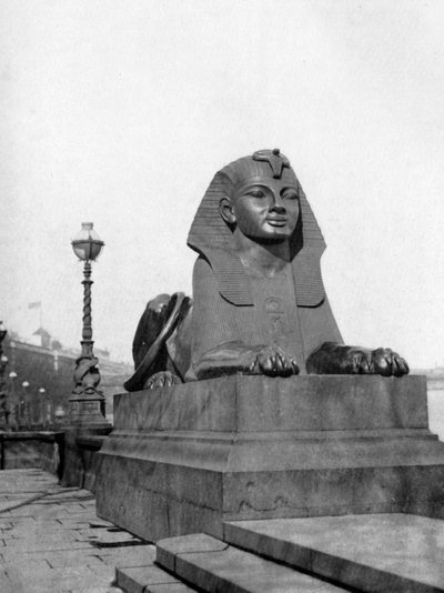 Una delle sfingi, Victoria Embankment, Londra, 1924-1926 da Unbekannt