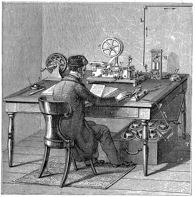 Operatore che invia un messaggio su un telegrafo elettrico Morse, 1887 da Unbekannt