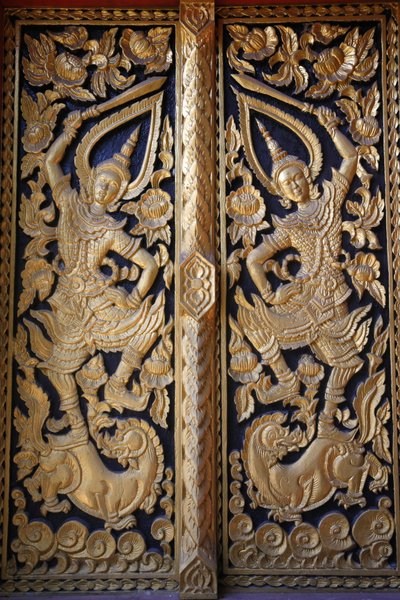 Porta ornata del tempio di Wat Chedi Luang, Chiang Mai, Thailandia da Unbekannt