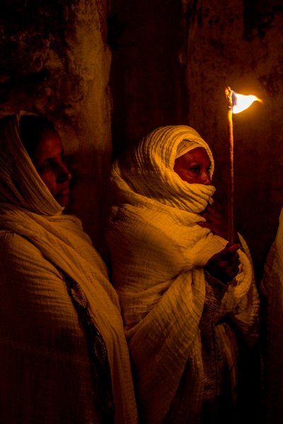 Veglia pasquale ortodossa nella sezione copta del Santo Sepolcro, Gerusalemme, Israele, 2018 (foto) da Unbekannt