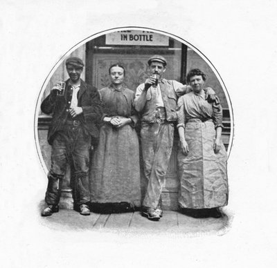 Fuori da una casa pubblica, Londra, c1903 da Unbekannt
