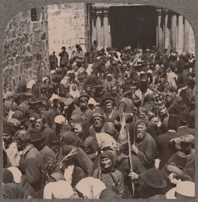 Processione delle palme che lascia la Chiesa del Santo Sepolcro, c1900 da Unbekannt