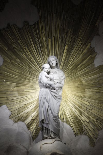 Parigi, Francia Statua della Vergine e del bambino nella chiesa di Saint-Francois-Xavier, Parigi, Francia da Unbekannt