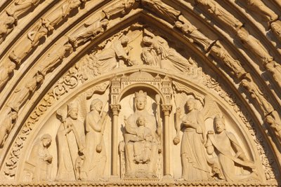 Cattedrale di Notre Dame di Parigi ala ovest: timpano della Porta di Sant