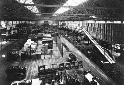 Parte della linea di produzione alla fabbrica Highland Park di Ford, Detroit, Michigan, USA, c1914 da Unbekannt