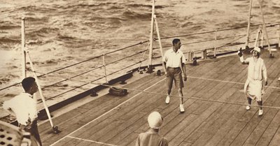 Compagni - Una partita di tennis sul ponte nel Renown, 1927, 1937 da Unbekannt