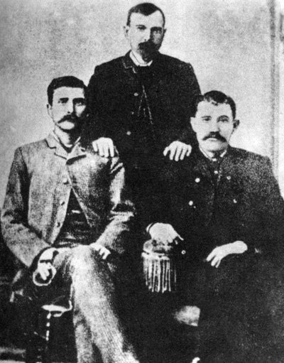 Pat Garrett, James Brent e John W Poe, sceriffi della contea di Lincoln, c1880-1882, 1954 da Unbekannt