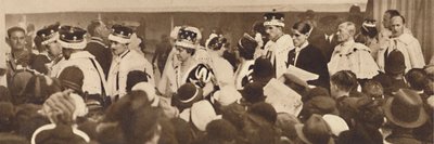 I Pari Cercano le Loro Auto, Passando tra la Folla, 1937 da Unbekannt