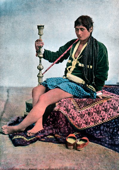 Donna persiana che fuma a Kalgan, c1890 da Unbekannt