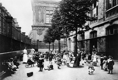 Fotografia di bambini a scuola durante la Comune di Parigi, 1871 da Unbekannt