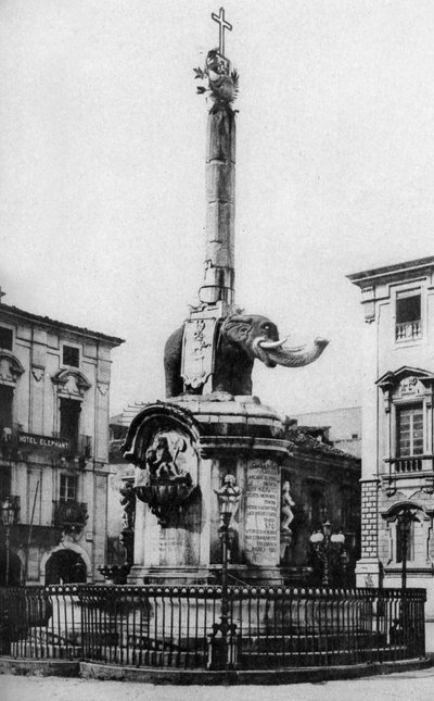 Piazza del Duomo, Catania, Sicilia, Italia, c1923 da Unbekannt