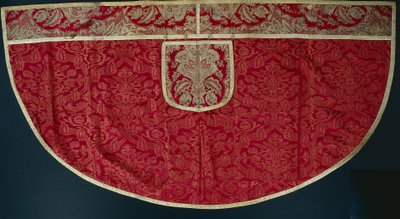 Cappa rossa dei sacerdoti, Orphrey e cappuccio, fine 1500 - inizio 1600 da Unbekannt