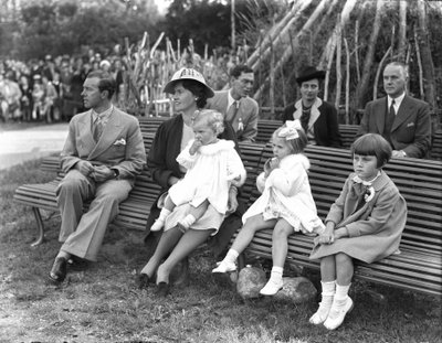Principe Gustavo Adolfo, Principessa Sibylla e bambini, Giornata dei bambini, Stoccolma, Svezia, 1938 da Unbekannt