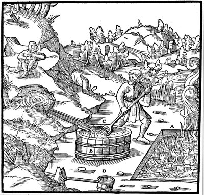 Produzione di sale evaporando salamoia naturale versandola in una fossa di carbone ardente, 1556 da Unbekannt