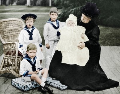 La regina Vittoria con i suoi pronipoti a Osborne House, Isola di Wight da Unbekannt
