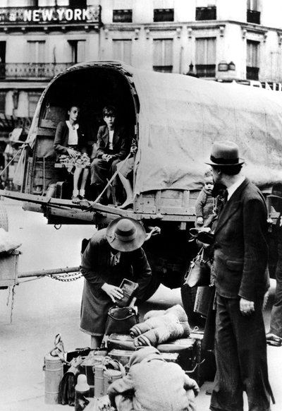 Rifugiati che tornano a casa, Parigi, luglio 1940 da Unbekannt
