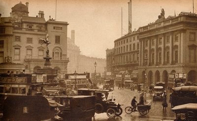 Regent Street, Londra, Inghilterra, vista da Piccadilly Circus, 1923, 1938 da Unbekannt