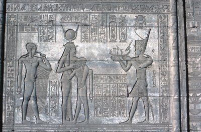Rilievo sul Mammisi romano, Tempio di Hathor, tardo tolemaico e romano, c125 a.C. - c60 d.C. da Unbekannt