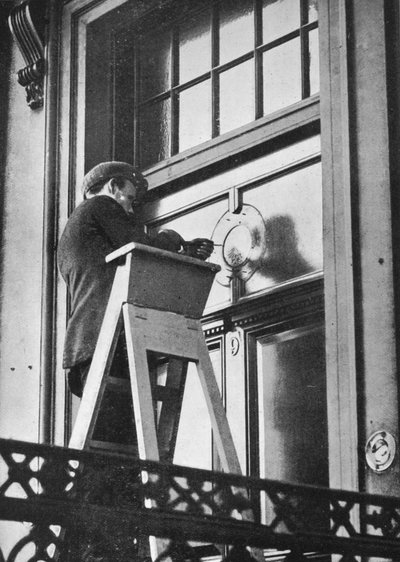 Rimozione degli emblemi tedeschi dall