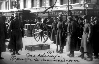 Barricate rivoluzionarie su Liteyny Prospekt, Pietrogrado, Russia, 27 febbraio 1917 da Unbekannt