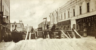 Barricate rivoluzionarie in via Seleznevskaya, Mosca, Russia, durante la rivolta del 1905 da Unbekannt