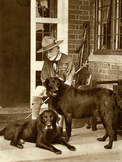 Robert Baden-Powell a casa con i suoi cani, c1929, 1935 da Unbekannt