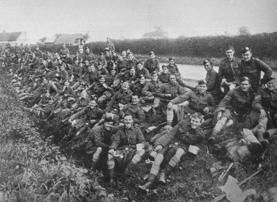 Reclute del Royal Army Medical Corps che pranzano all
