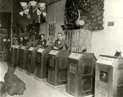 Salotto di San Francisco con kinetoscopi, 1894-1895 da Unbekannt