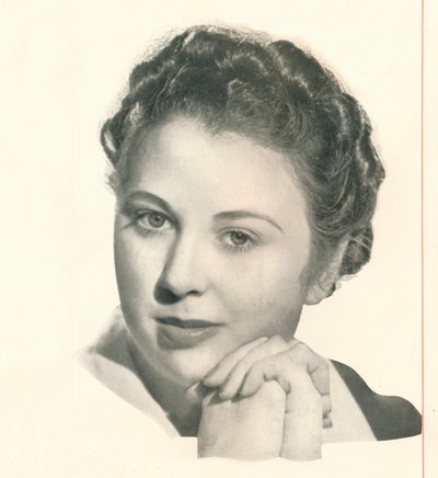 Dice Lady Betty Bourke ai suoi amici: Chiunque sia un buon miscelatore conosce il valore del gin di Booth da Unbekannt