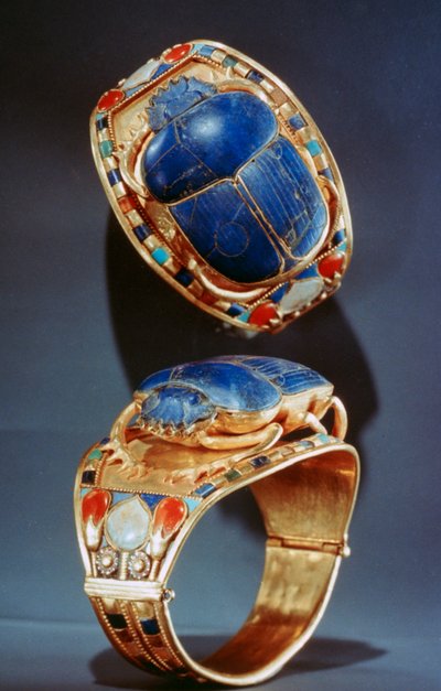 Bracciale con scarabeo dalla tomba di Tutankhamon da Unbekannt