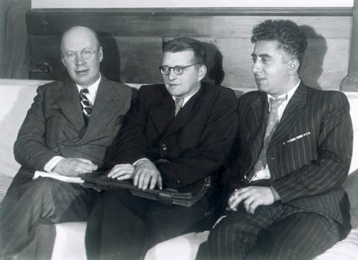 Sergei Prokofiev, Dmitri Shostakovich e Aram Khachaturian, compositori russi, 1945 da Unbekannt