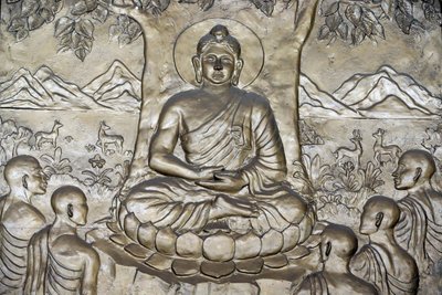 Shakyamuni Buddha che predica il sermone - la ruota della legge - ai suoi cinque discepoli da Unbekannt