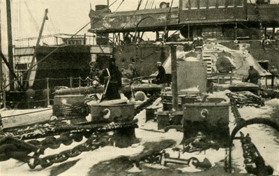 Nave che fornisce carbone in condizioni di gelo, Prima Guerra Mondiale, 1914, c1920 da Unbekannt