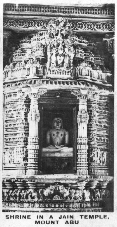 Santuario in un tempio giainista, Monte Abu, Rajasthan, India, c1925 da Unbekannt