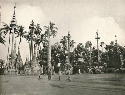 Santuari alla Pagoda Shwe Dagon, Rangoon, 1900 da Unbekannt