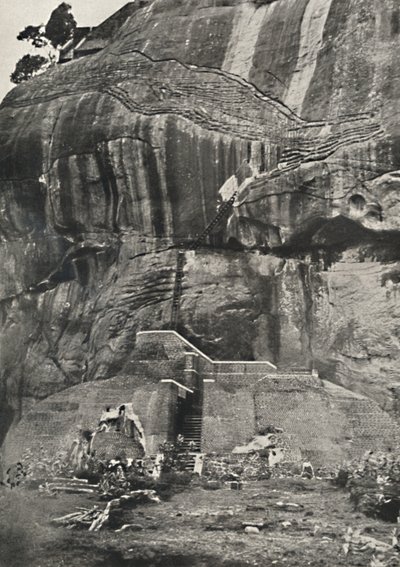 Sigiri, Aufstiegseite im Norden Der sog. Lowensteig, der durch Treppen, Leitern und Gelander erneu da Unbekannt