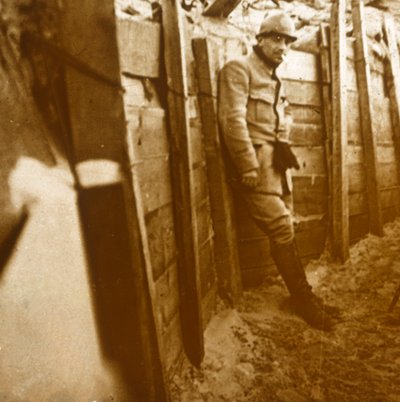 Soldato nelle trincee, c1914-c1918 da Unbekannt