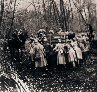 Soldati nei boschi, c1914-c1918 da Unbekannt