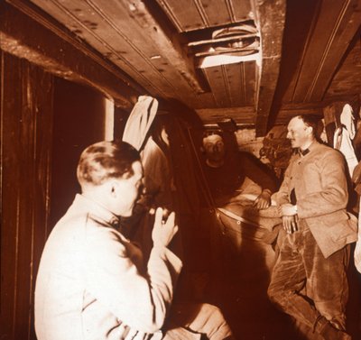 Soldati nelle trincee, Genicourt, nord della Francia, c1914-c1918 da Unbekannt