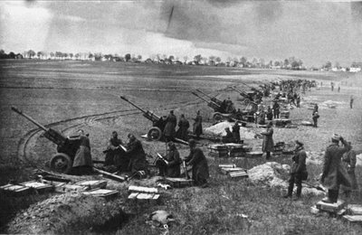 Artiglieria sovietica alle alture di Seelow, aprile 1945 da Unbekannt