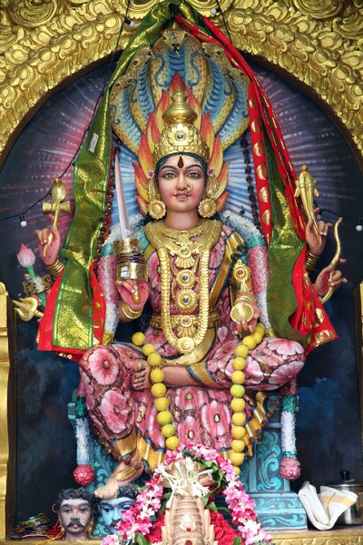 Tempio indù Sri Veeramakaliamman. Sri Mariamman (Maariamma, Mari o Amman), la dea indù della pioggia dell
