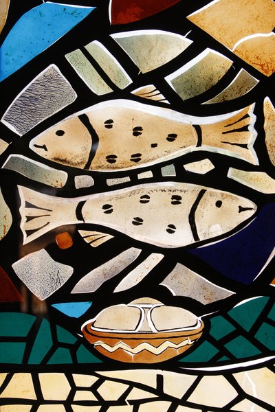 Vetrata: simboli cristiani: il pesce, simbolo dei primi cristiani, Togoville, Togo da Unbekannt