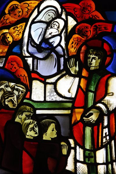 Vetrata raffigurante Don Bosco nella chiesa di Notre-Dame-de-la-Trinité, Blois, Francia da Unbekannt