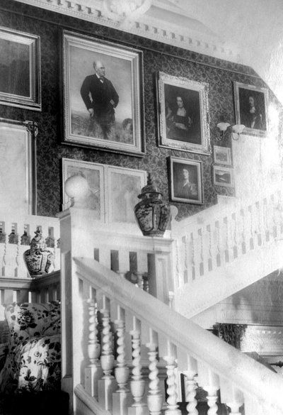 Scala decorata con dipinti da Unbekannt
