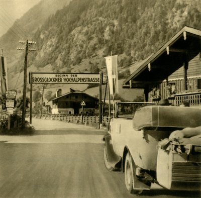 Inizio della strada alpina del Grossglockner, Fusch an der Großglocknerstraße, Austria, c. 1935 da Unbekannt