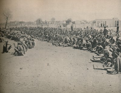 Indigeni affamati che arrivano per il soccorso del governo a Bulawayo, c1900 da Unbekannt
