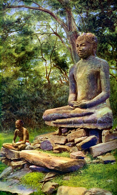 Buddha di pietra, una reliquia della passata gloria di Anuradhapura, Ceylon, c1924 da Unbekannt